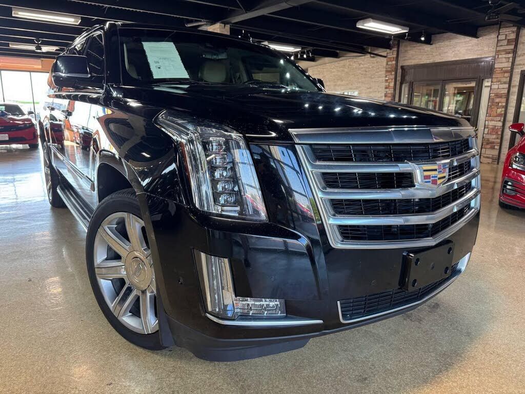 2017 CADILLAC Escalade ESV
