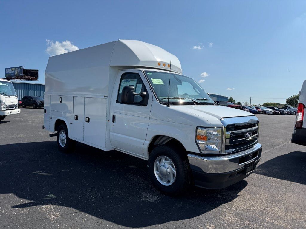2027 FORD E-350