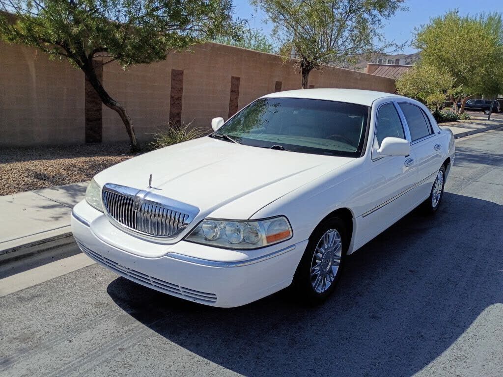 2010 LINCOLN Town Car