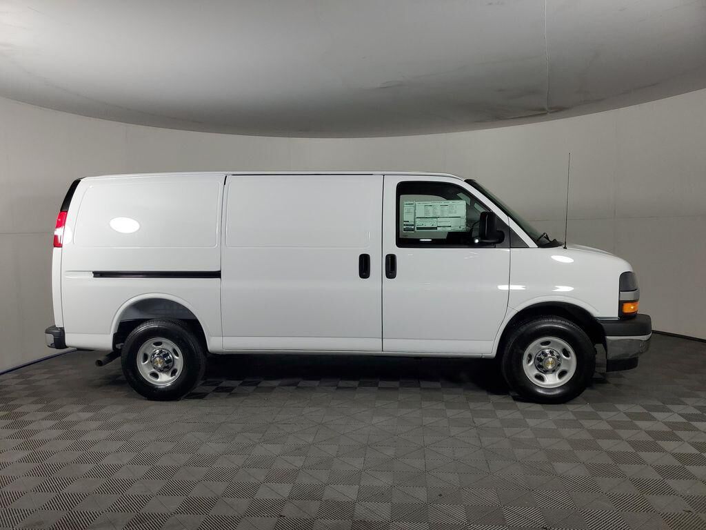 2026 CHEVROLET Express