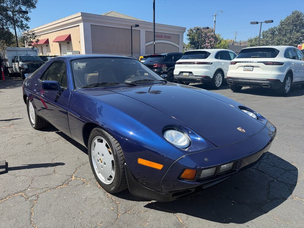1981 PORSCHE 928