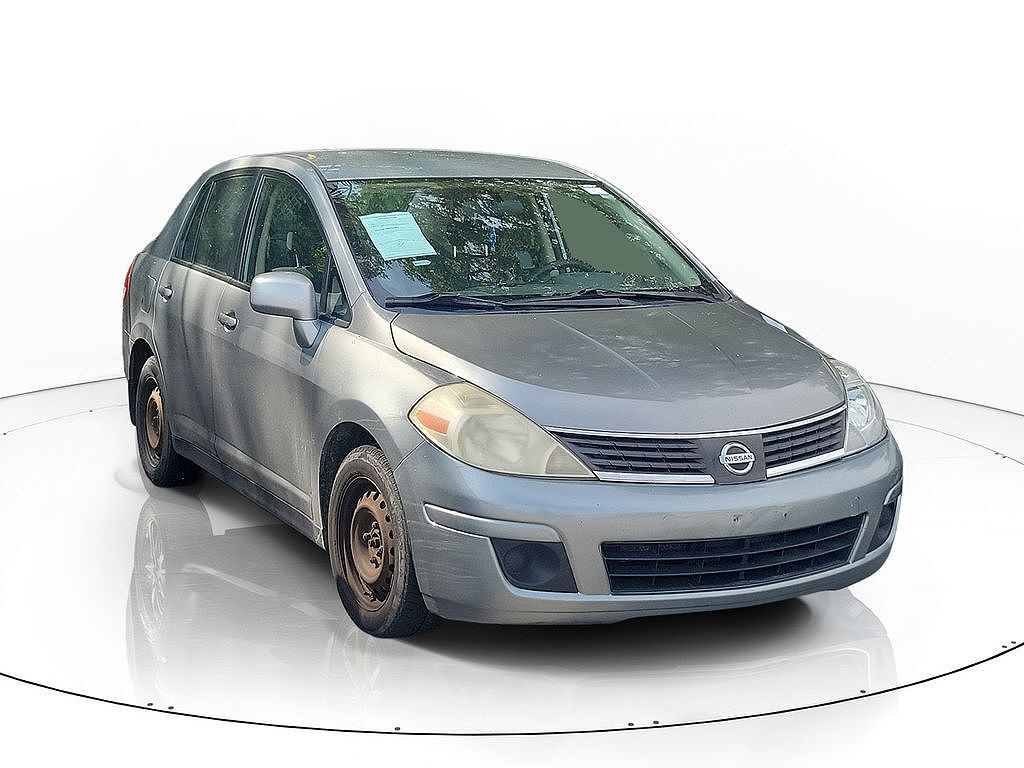 2011 NISSAN Versa