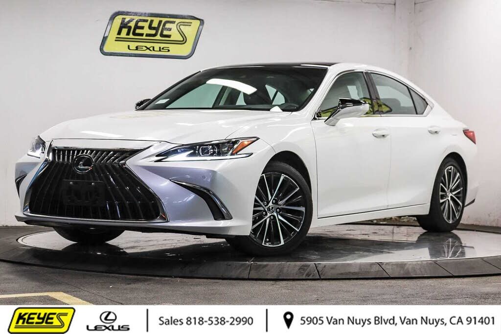 2025 LEXUS ES