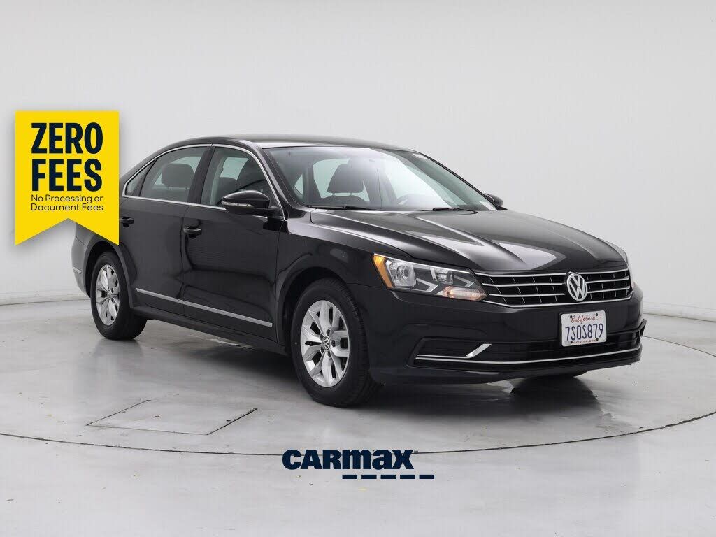 2016 VOLKSWAGEN Passat
