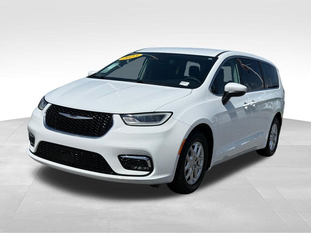 2023 CHRYSLER Pacifica
