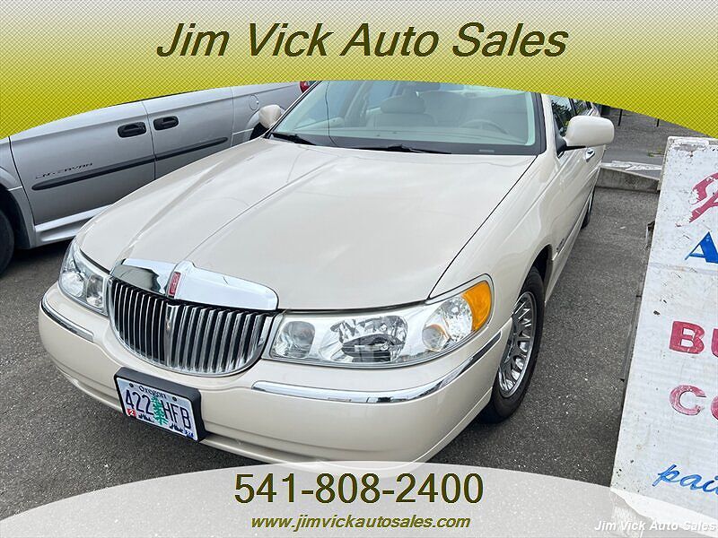 2000 LINCOLN Town Car