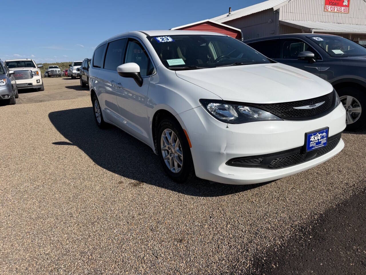2023 CHRYSLER Voyager