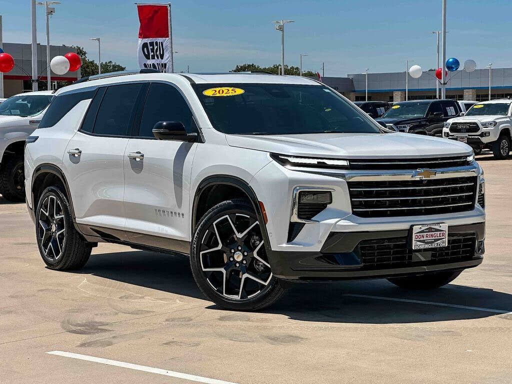 2025 CHEVROLET Traverse