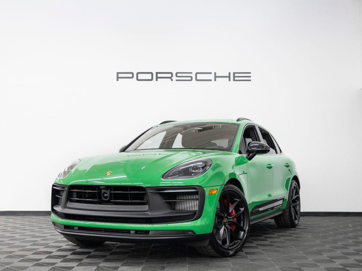 2026 PORSCHE Macan