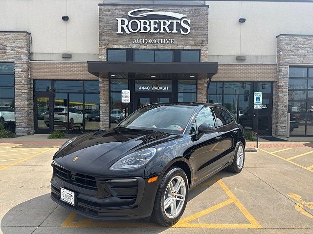 2023 PORSCHE Macan