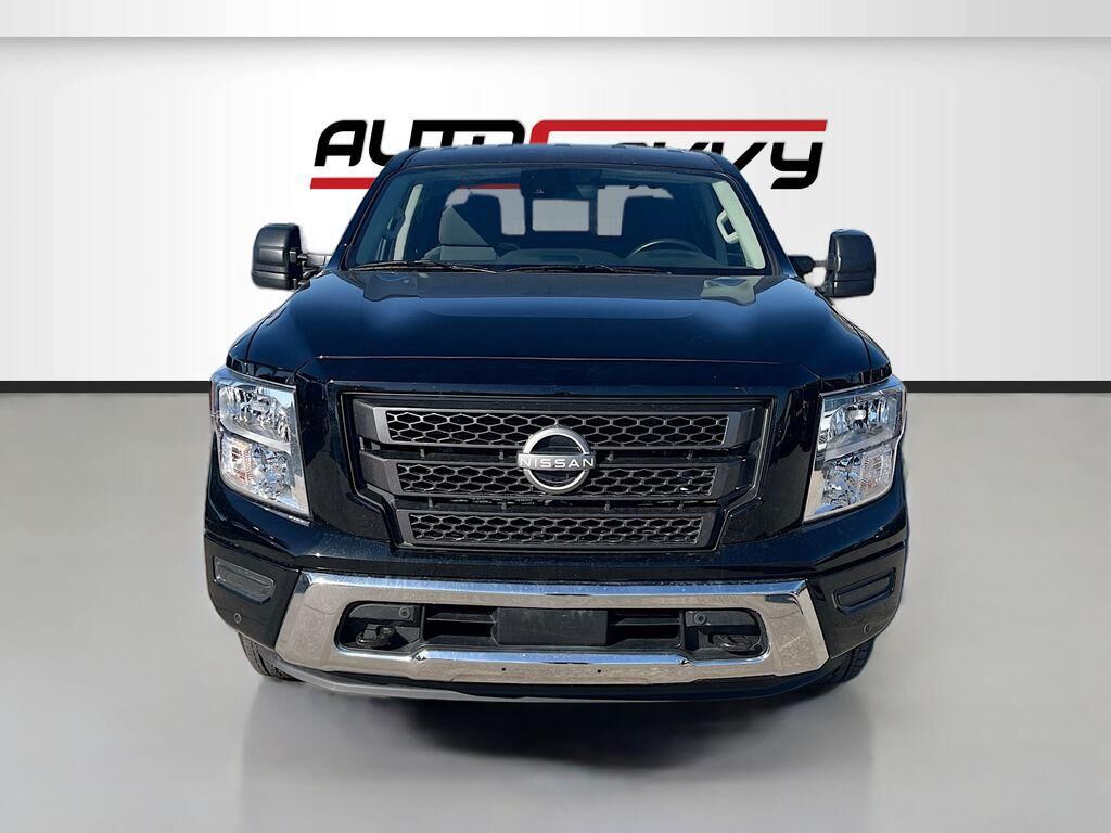 2024 NISSAN Titan