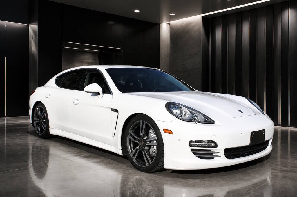 2011 PORSCHE Panamera
