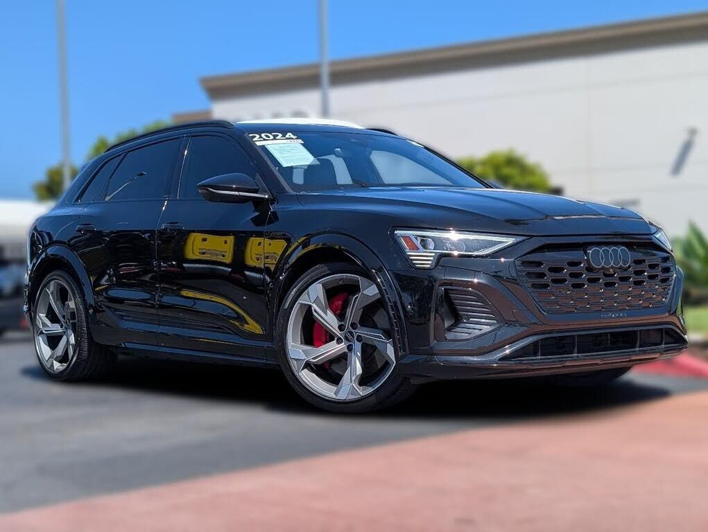 2024 AUDI SQ8