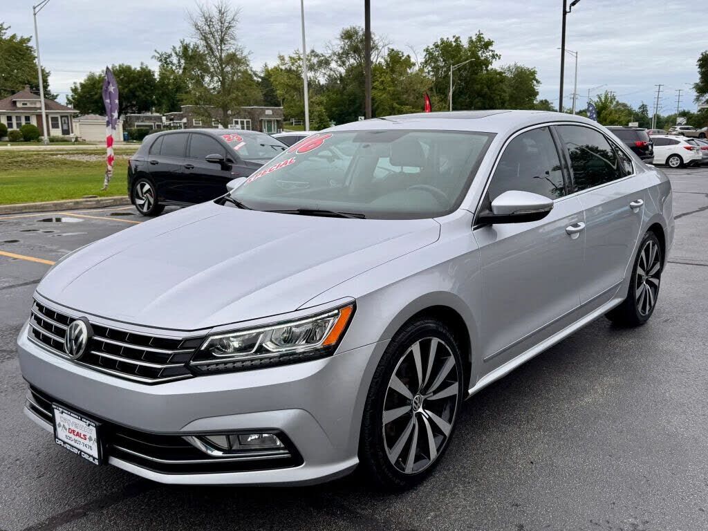 2016 VOLKSWAGEN Passat
