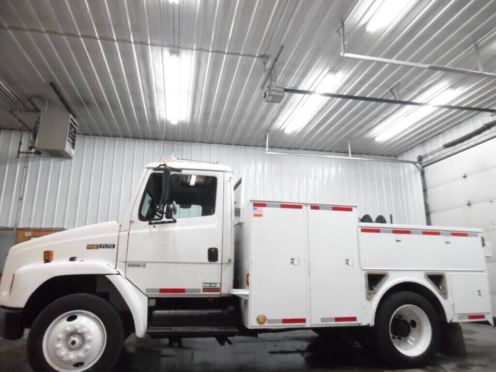 2001 FREIGHTLINER FL70