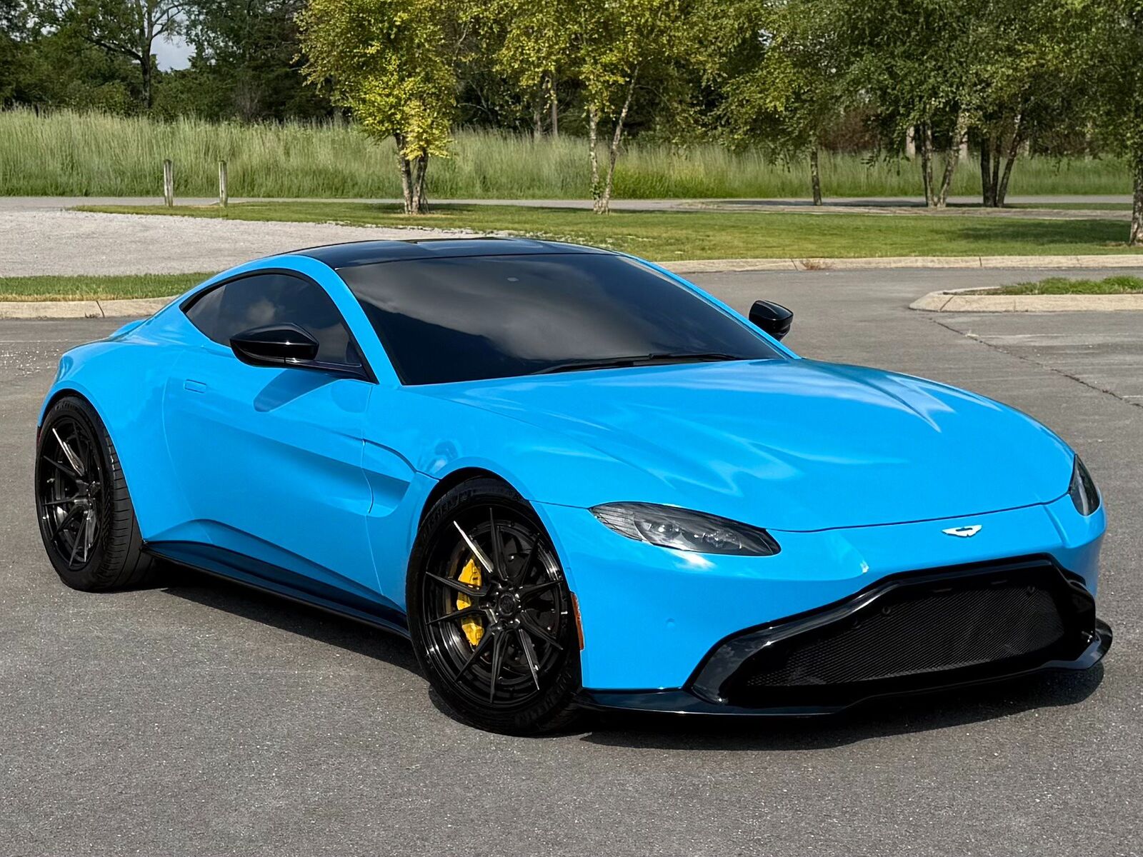 2019 ASTON MARTIN V8 Vantage