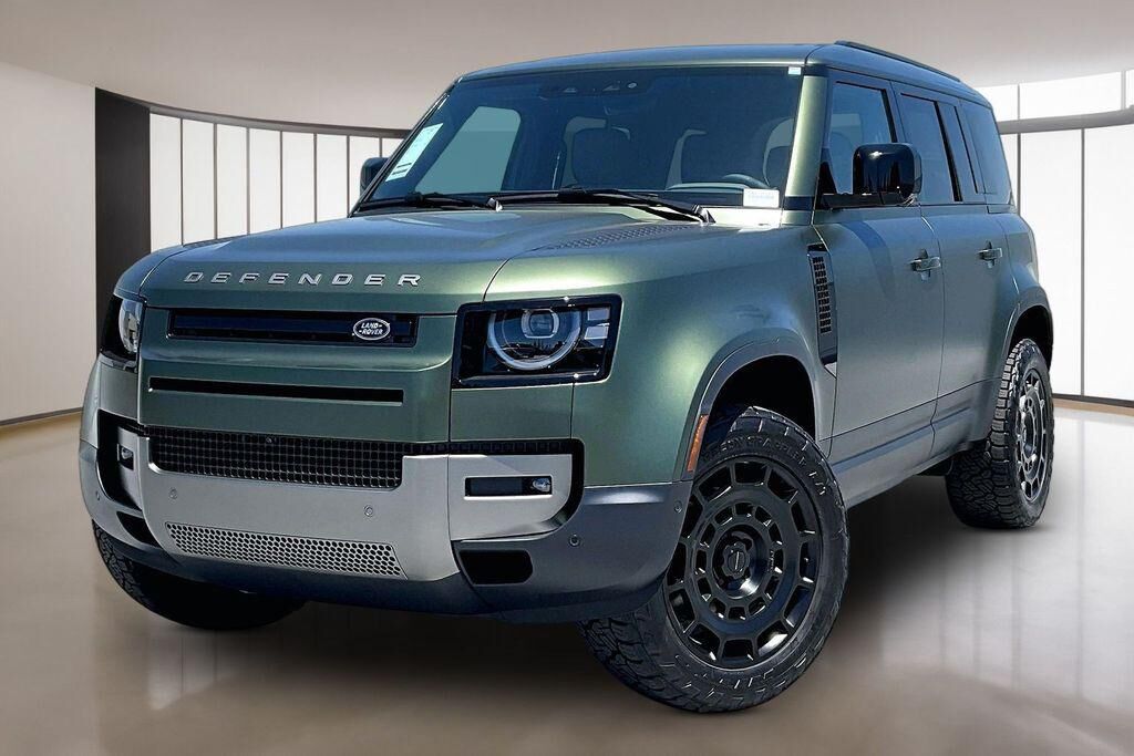 2026 LAND ROVER Defender
