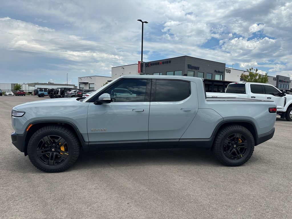 2022 RIVIAN R1T