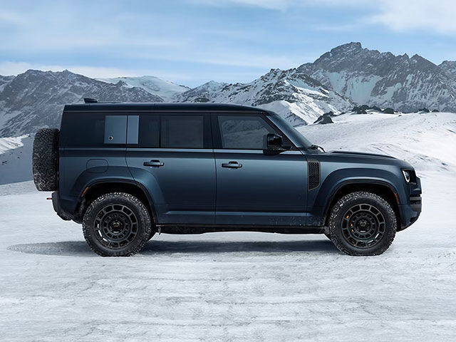 2026 LAND ROVER Defender
