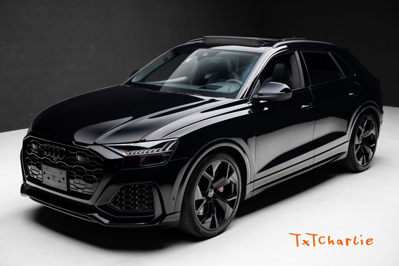 2021 AUDI RS Q8