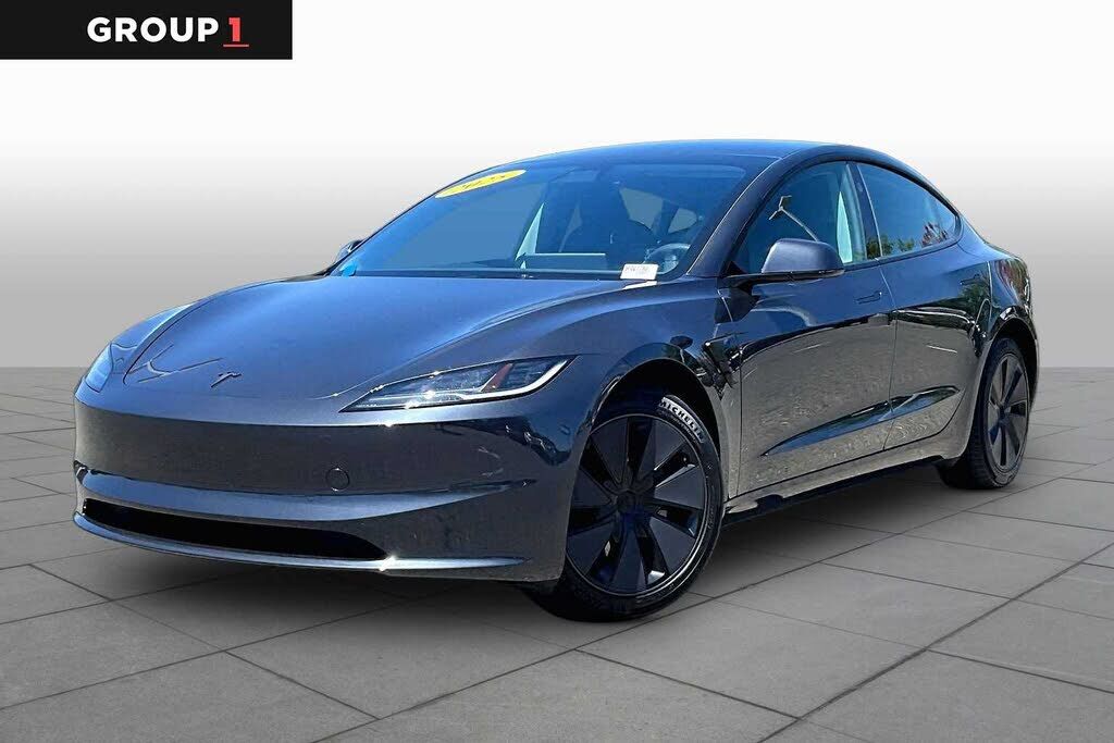 2025 TESLA Model 3