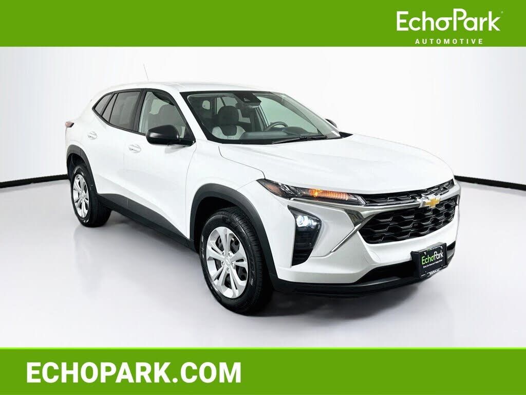 2025 CHEVROLET Trax