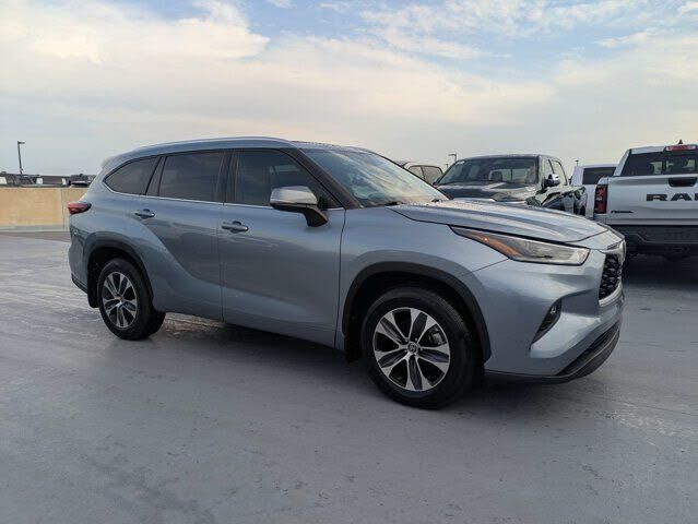2021 TOYOTA Highlander