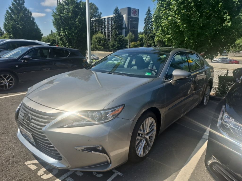 2018 LEXUS ES