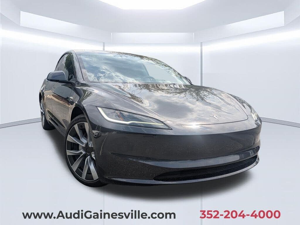 2025 TESLA Model 3