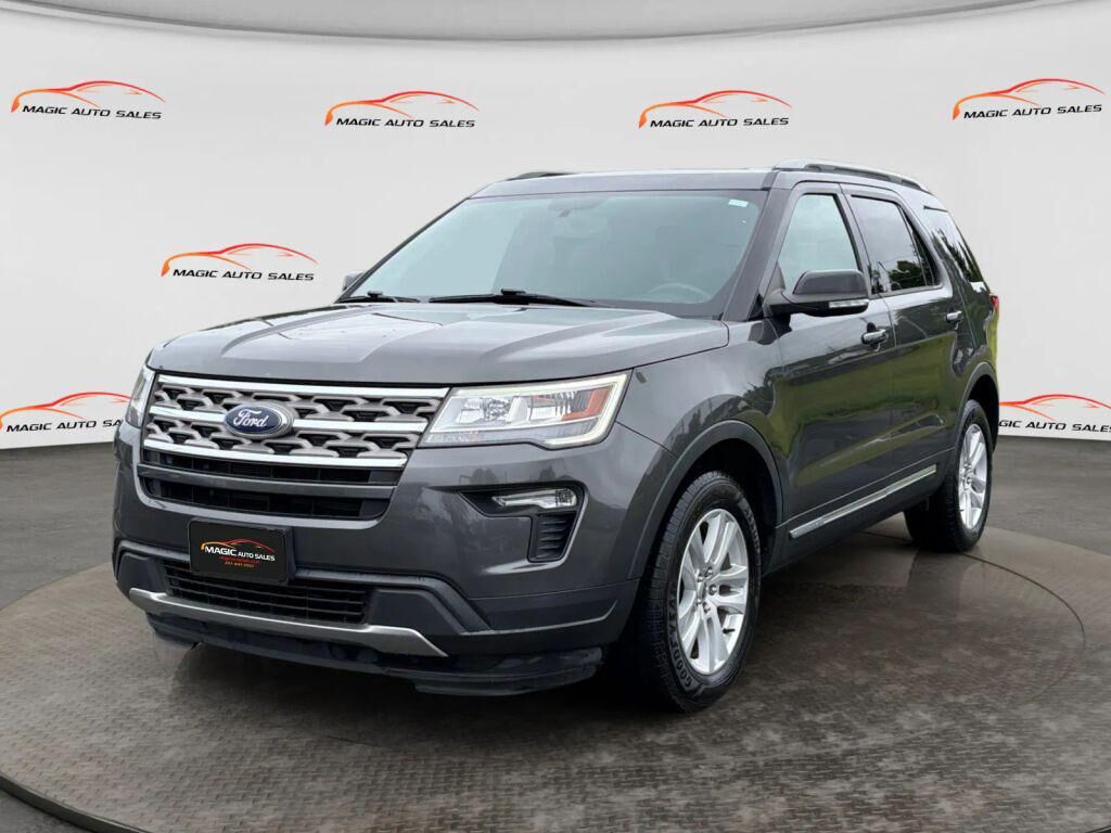 2018 FORD Explorer
