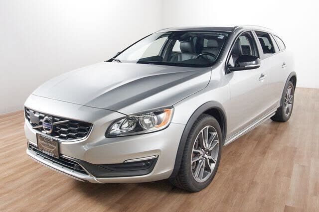 2015 VOLVO V60