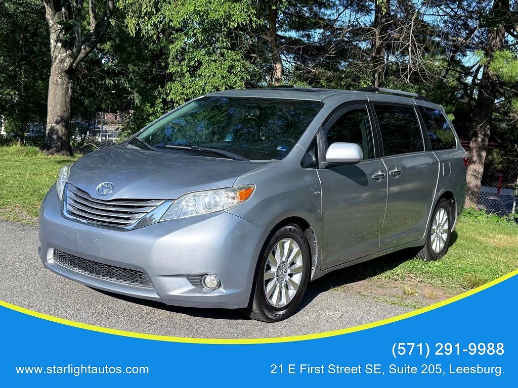 2016 TOYOTA Sienna