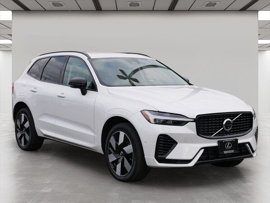 2025 VOLVO XC60