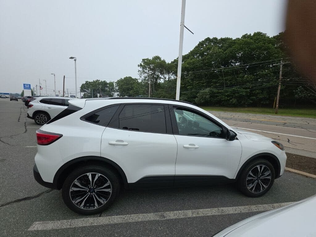 2022 FORD Escape
