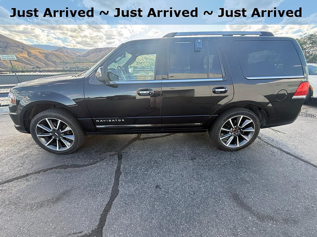 2017 LINCOLN Navigator