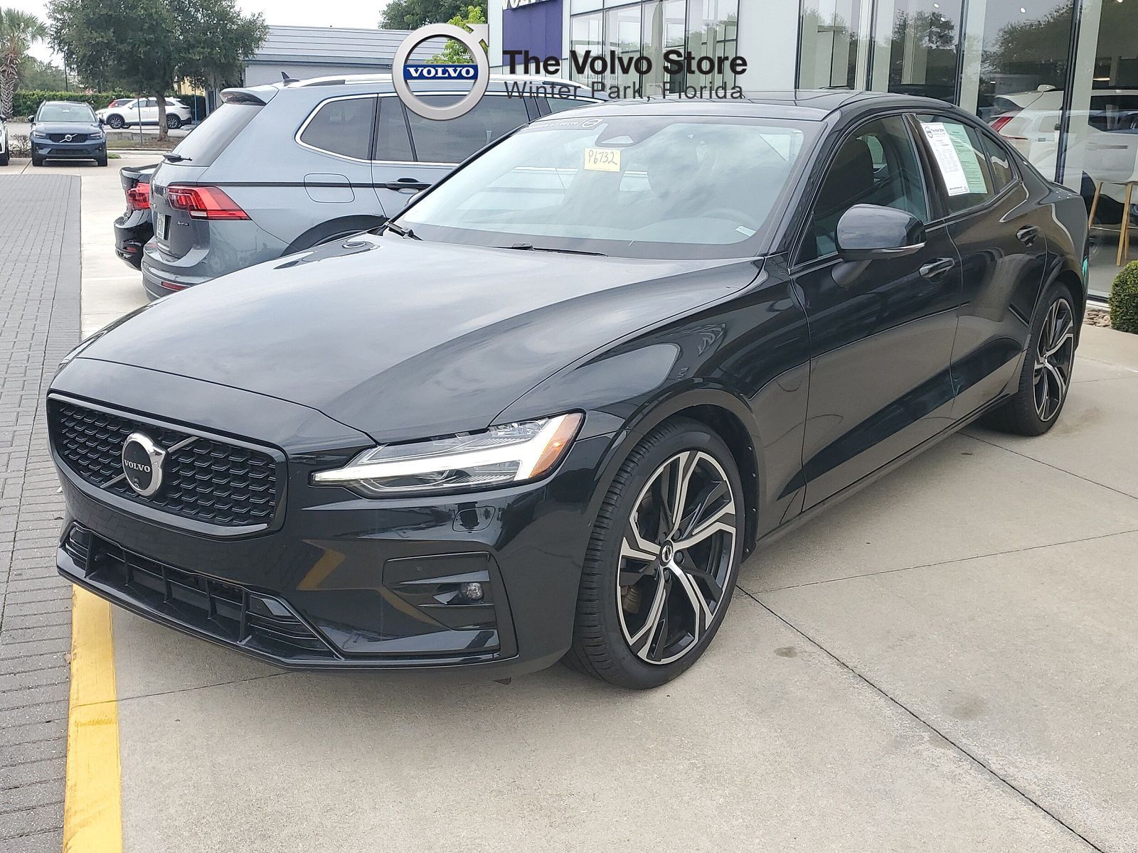 2025 VOLVO S60