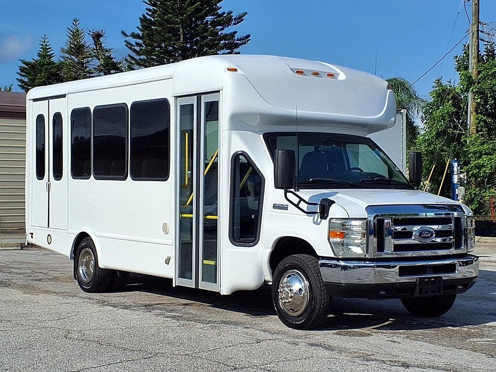 2016 FORD E-450