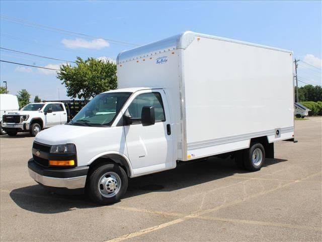 2026 CHEVROLET Express