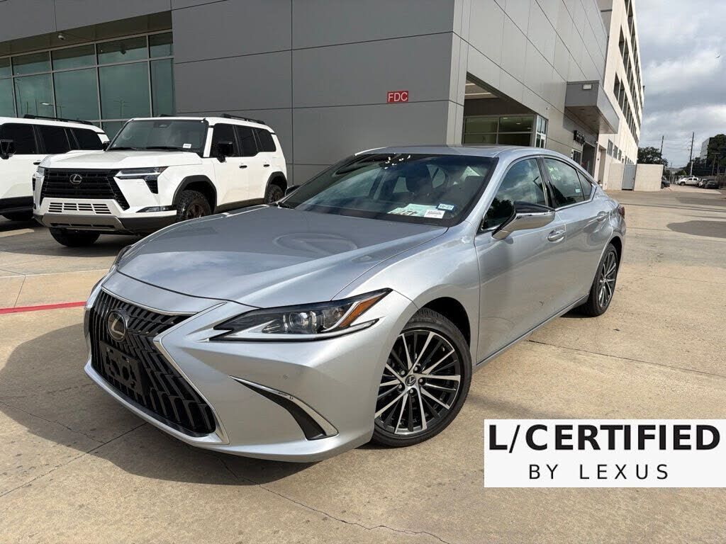 2025 LEXUS ES