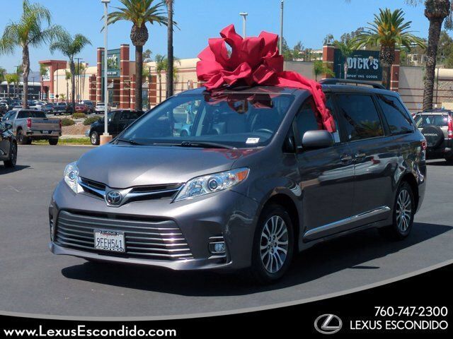 2020 TOYOTA Sienna