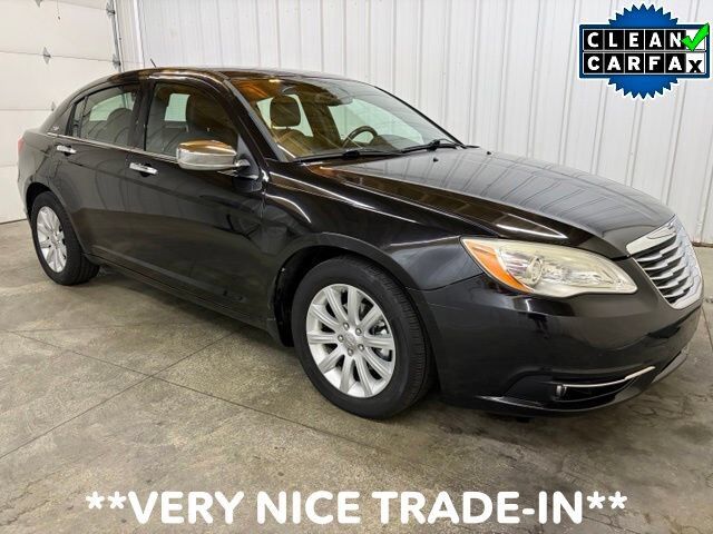 2013 CHRYSLER 200