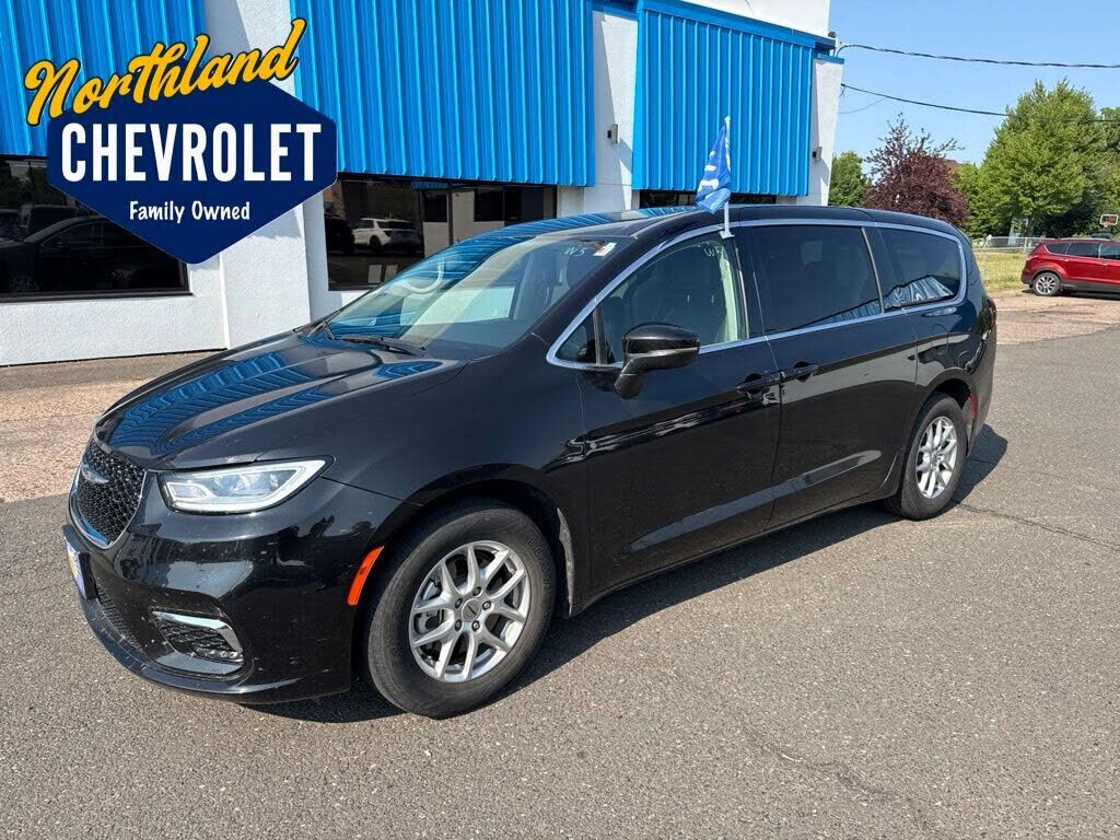 2023 CHRYSLER Pacifica