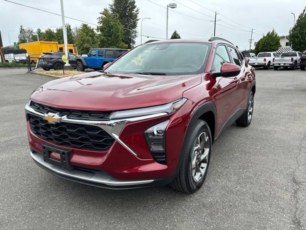 2025 CHEVROLET Trax