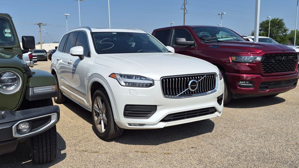 2022 VOLVO XC90