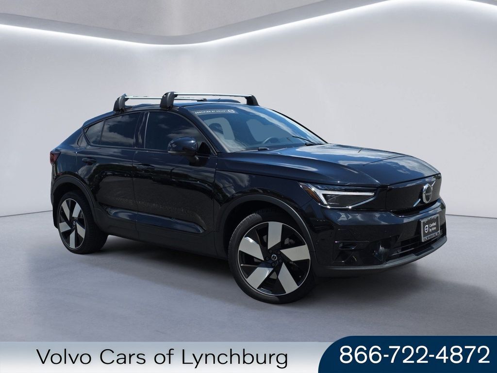 2023 VOLVO C40