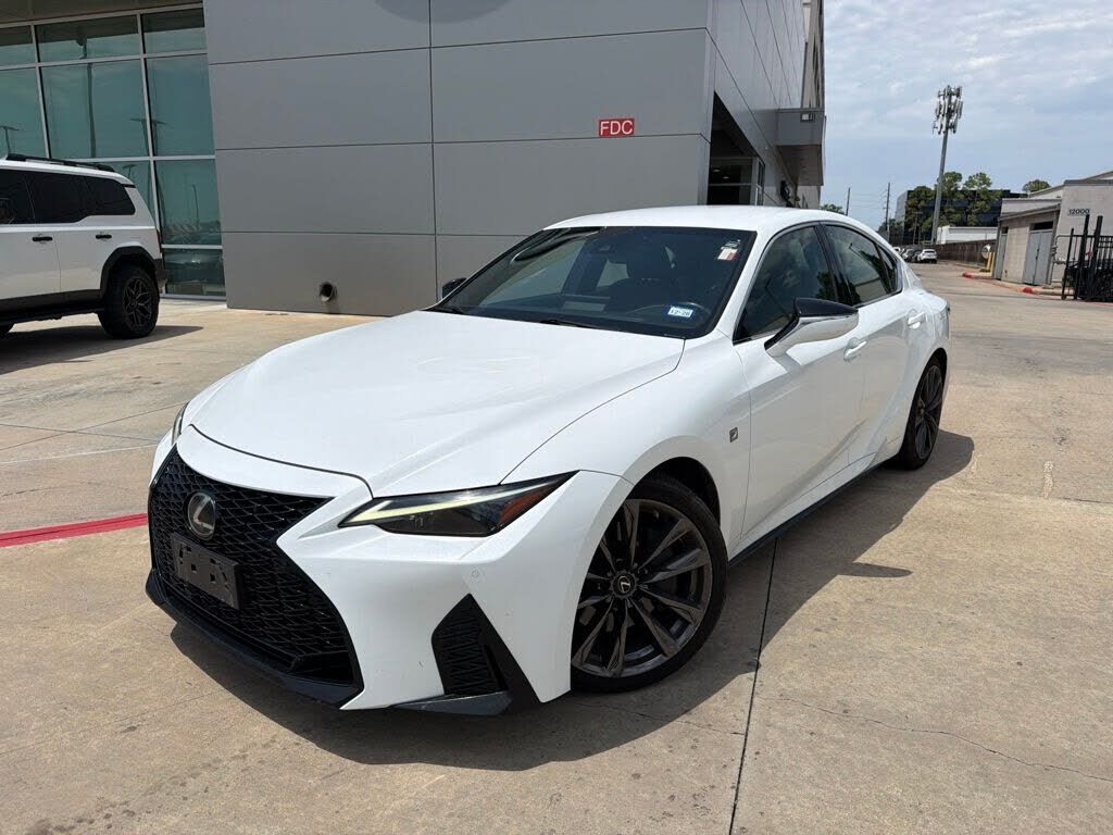 2021 LEXUS IS