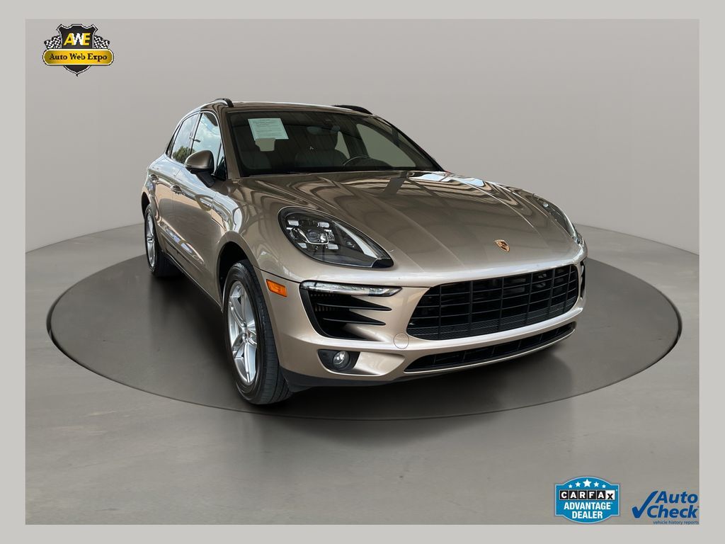 2017 PORSCHE Macan
