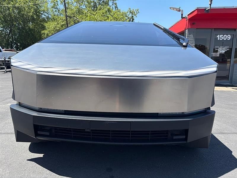 2024 TESLA Cybertruck