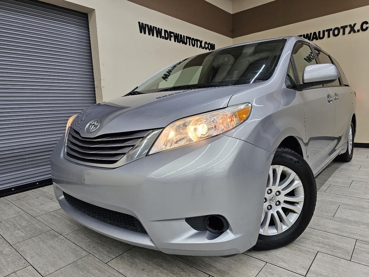 2015 TOYOTA Sienna