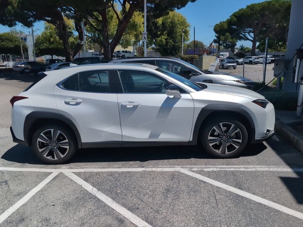 2024 LEXUS UX
